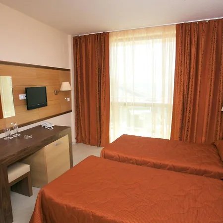 Хотел Briz - Seabreeze 3*